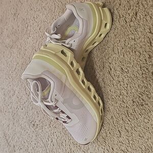 On Running Cloudtec- Women's Sneakers